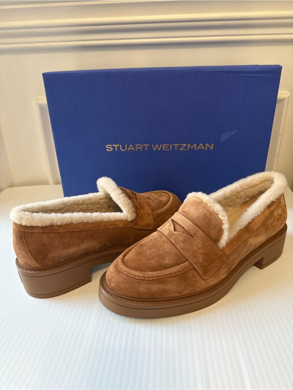 Stuart Weitzman Women’s  Celia Lite Vanilla Suede Shearling  Loafers Size 8B